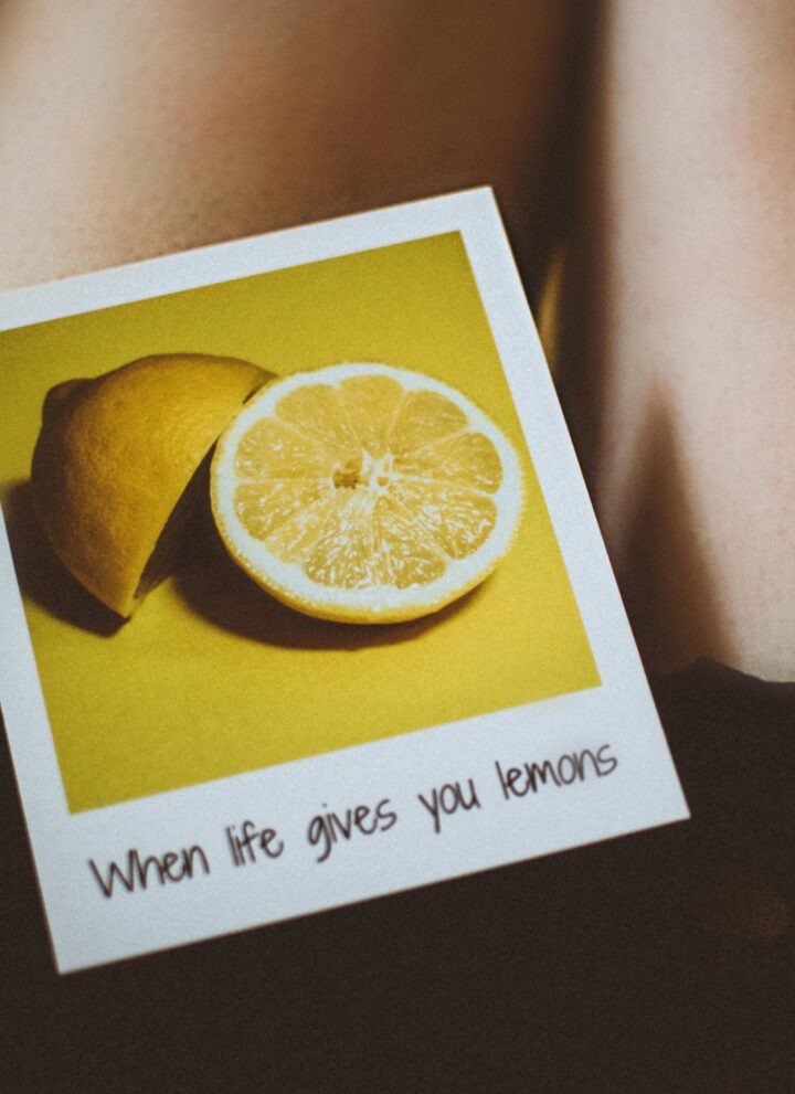 Photography of lemons and the saying "When life gives you lemons".